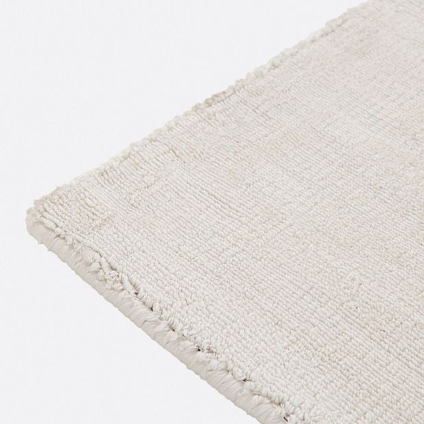 Ковер 100 Tencel с эффектом состаренной ткани Izri 160 x 230 см бежевый