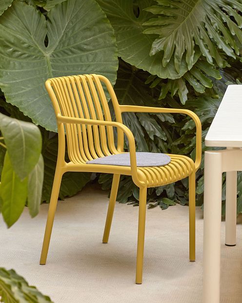 Садовый стул Isabellini в горчичном цвете