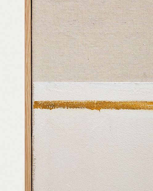 Salin has a two-tone beige background with golden brushstroke details that break with the sobriety o
